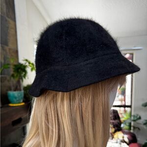 DNY Angora Bucket Hat Black EUC